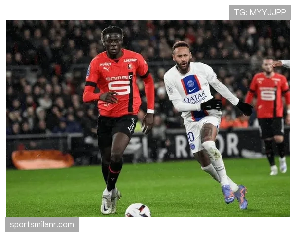 巴黎圣日耳曼边路核心进攻思路引发战术层次变化讨论，对球队进攻体系构成阶段性影响